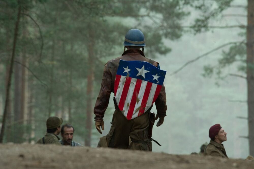 Captain America: The First Avenger và chân dung người đội trưởng Mĩ Bieu tuong bat khuat cua nguoi doi truong mi steve rogers e1614518281223 - Captain America: The First Avenger và chân dung người đội trưởng Mĩ