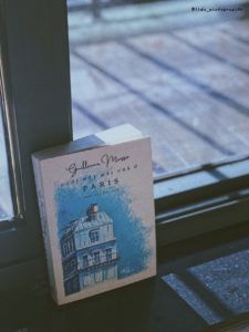 Cuốn sách Dưới một mái nhà ở Paris