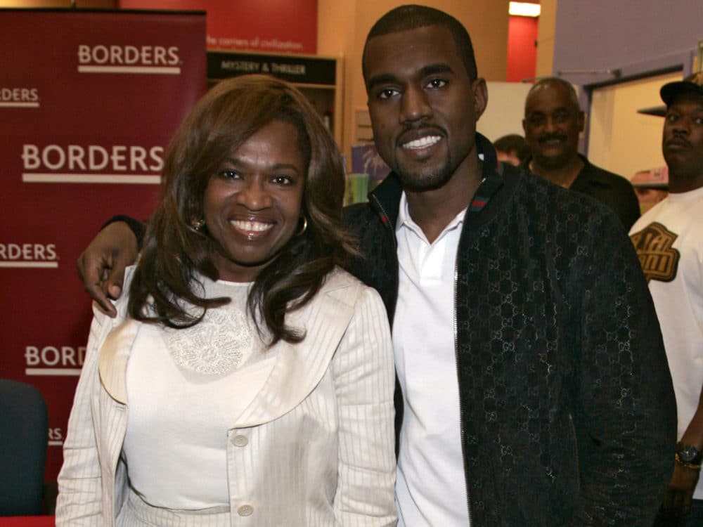 Bà Donna West mẹ của Kanye West