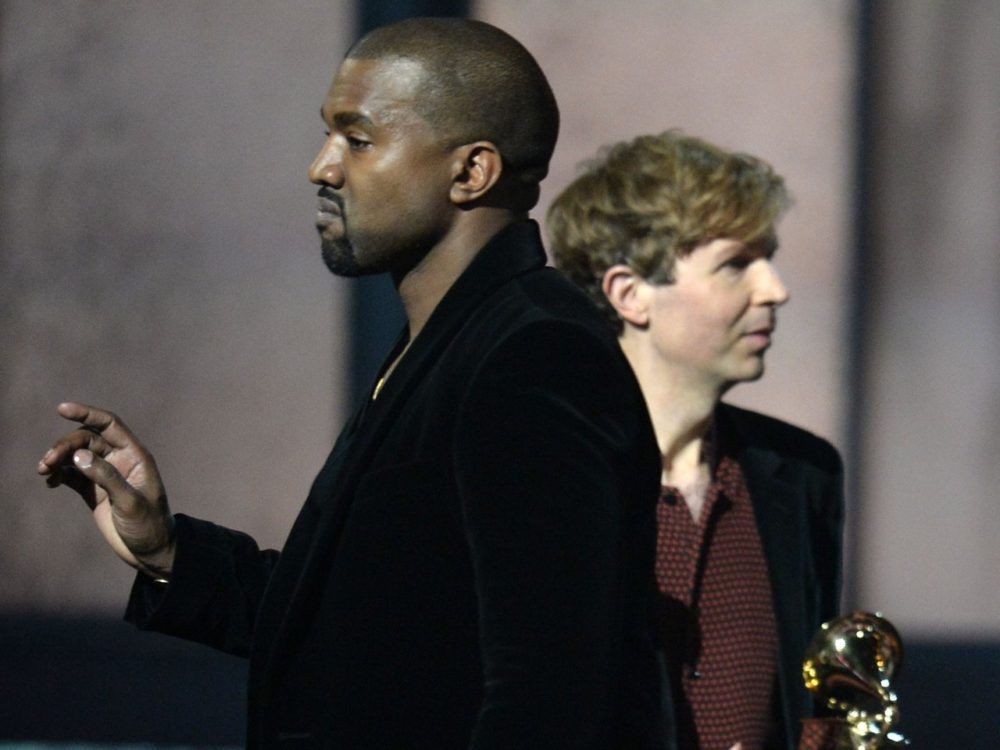 Khoảnh khắc cướp mic của Beck ở Grammy thứ 57