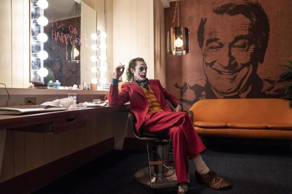 review joker e1576842040406 - "Joker": Vạch trần mặt trái của đời sống xã hội