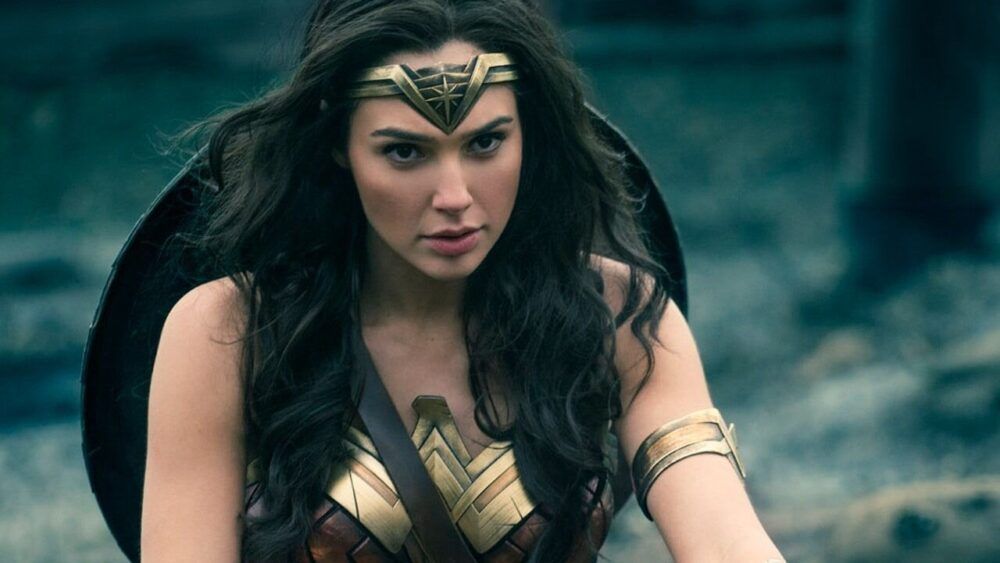 Gal Gadot Wonder woman e1580982071460 - Wonder Woman: Sự hoành tráng của nữ anh hùng từ DC