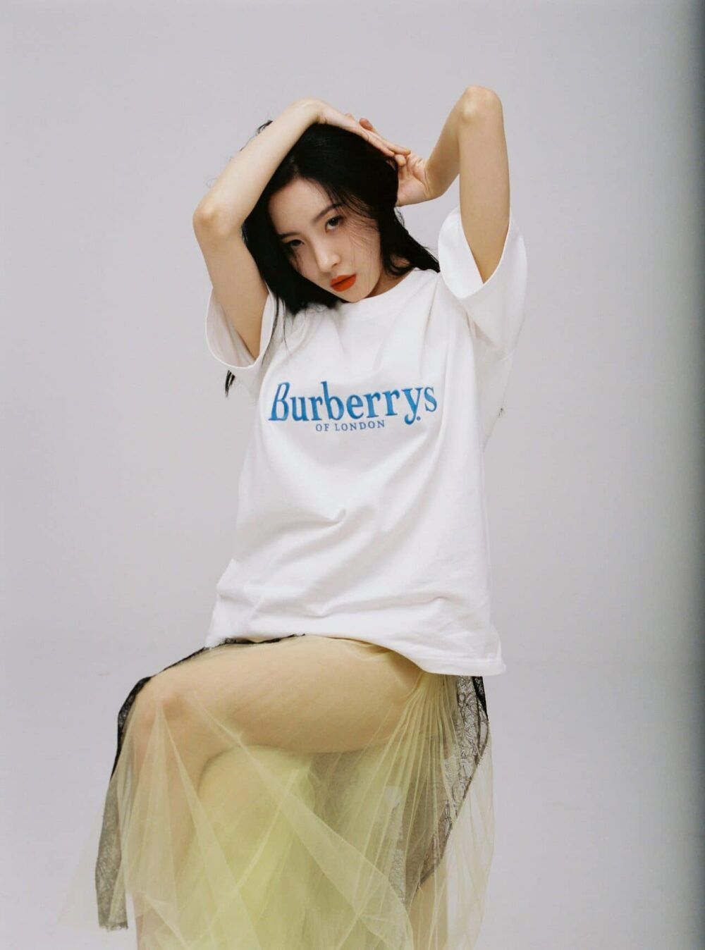 Gashina: Đóa hoa hồng hoang dại mang tên Sunmi Sunmi tren bao dazed e1584271857110 - Gashina: Đóa hoa hồng hoang dại mang tên Sunmi