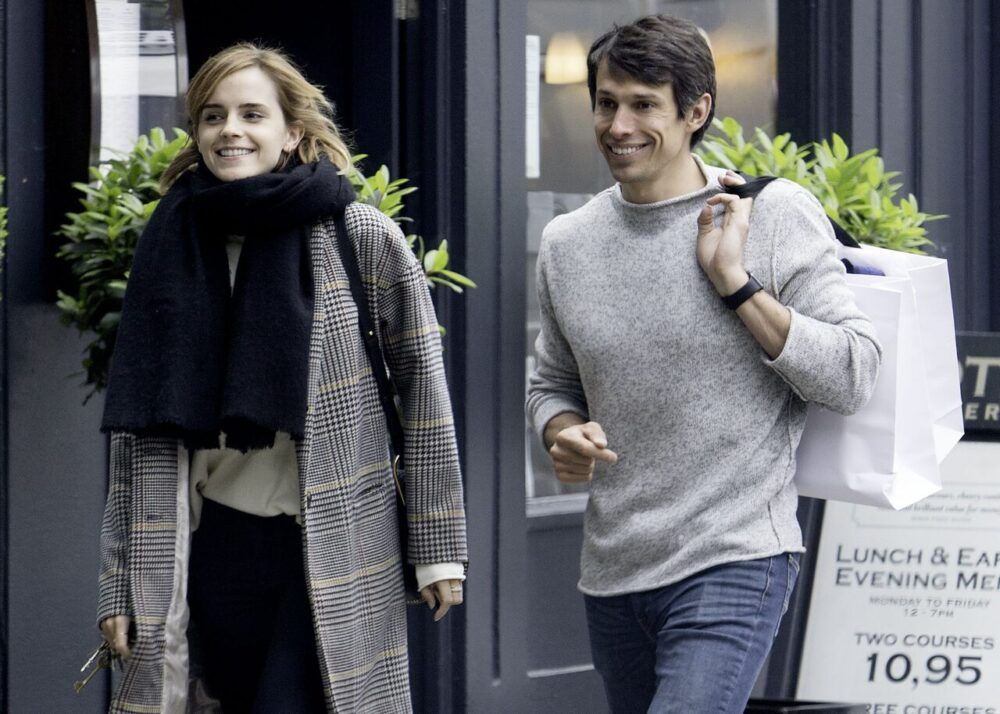 Emma Watson và hành trình cống hiến cho nghệ thuật bong hong nuoc Anh cung ban trai doanh nhan e1581753278958 - Emma Watson và hành trình cống hiến cho nghệ thuật