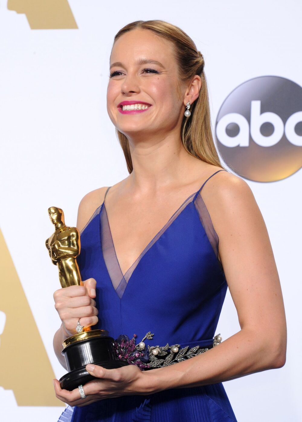 Brie Larson và sự nghiệp đầy thăng trầm của nữ quái Marvel nu dien vien da gianh duoc giai thuong Oscar danh gia cho vai dien xuat sac cua minh trong bo phim can phong cam ro e1582044856733 - Brie Larson và sự nghiệp đầy thăng trầm của nữ quái Marvel