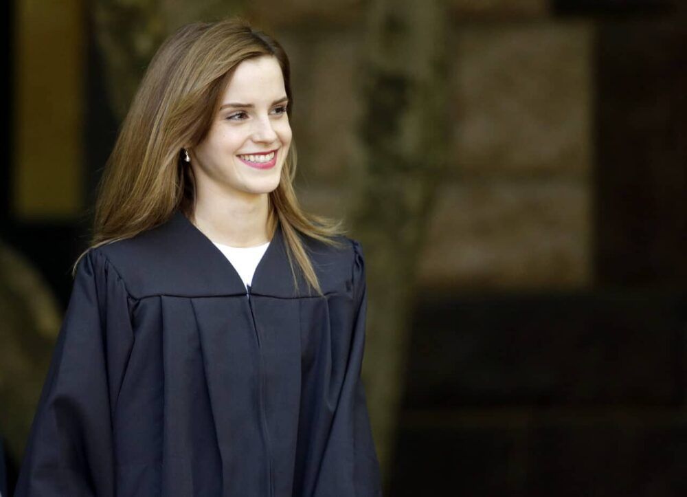 Emma Watson và hành trình cống hiến cho nghệ thuật nu dien vien tot nghiep dai hoc brown e1581711486273 - Emma Watson và hành trình cống hiến cho nghệ thuật