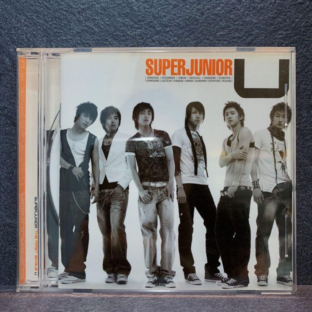 Bìa CD cho đĩa đơn chính thứ đầu tiên của nhóm 