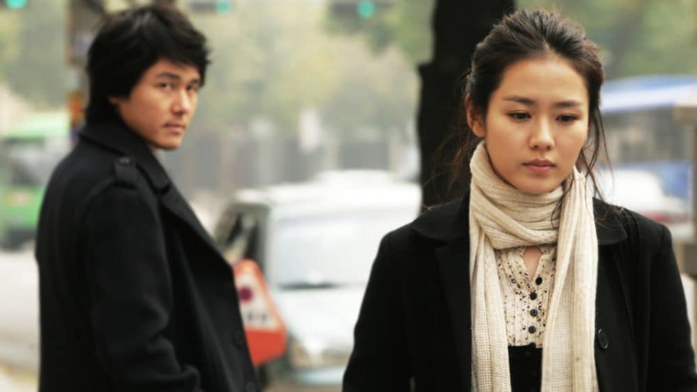 Son Ye Jin: "Quốc bảo nhan sắc" của làng điện ảnh Hàn Quốc co dam nhan vai ching trong bo phim co don trong tinh yeu e1585245219635 - Son Ye Jin: "Quốc bảo nhan sắc" của làng điện ảnh Hàn Quốc