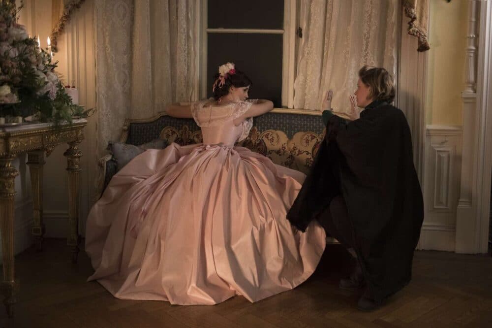 Little Women: Những người phụ nữ nhỏ bé nhưng rất đỗi phi thường little women costume e1584352370483 - Little Women: Những người phụ nữ nhỏ bé nhưng rất đỗi phi thường