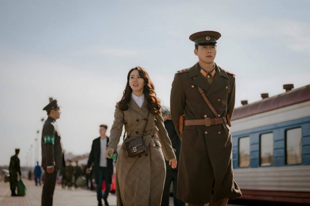 Son Ye Jin: "Quốc bảo nhan sắc" của làng điện ảnh Hàn Quốc son ye jin dong cap cung nam dien vien hyun bin trong du an phim moi nhat voi ten goi ha canh noi anh e1585330317755 - Son Ye Jin: "Quốc bảo nhan sắc" của làng điện ảnh Hàn Quốc