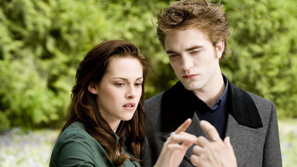 Edward Cullen và Bella Swan trong Chạng Vạng