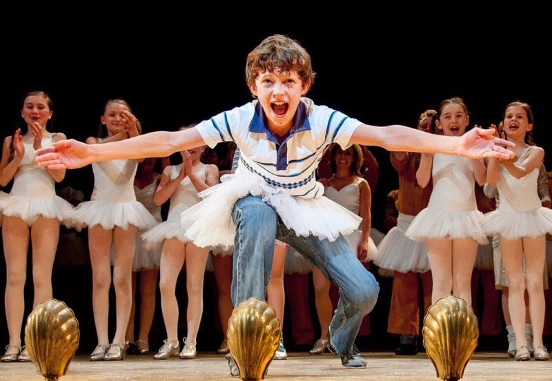 Tom rất nhanh trở thành nhân vật chính của vở diễn Billy Elliot the Musical