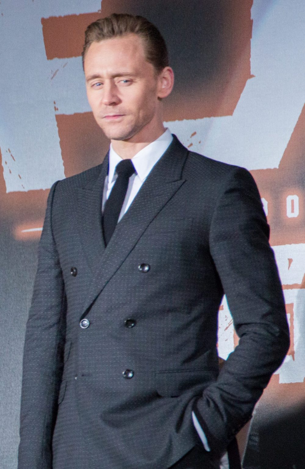 tom hiddleston trong buoi cong chieu skull island e1589440889558 - Tom Hiddleston: Chàng Loki đa tài của Marvel