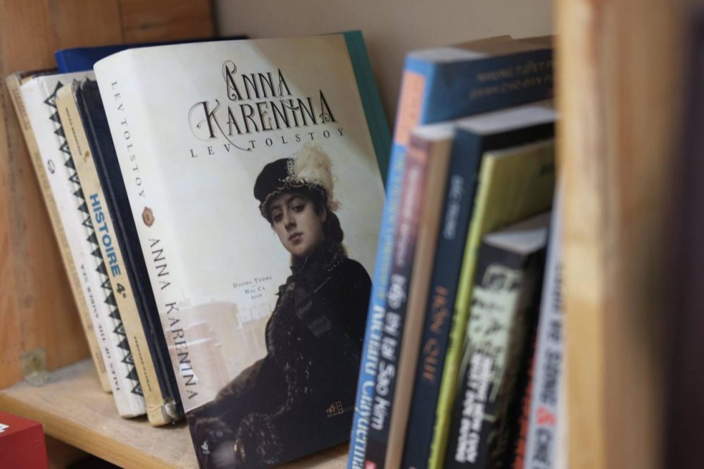 Bìa cuốn Anna Karenina