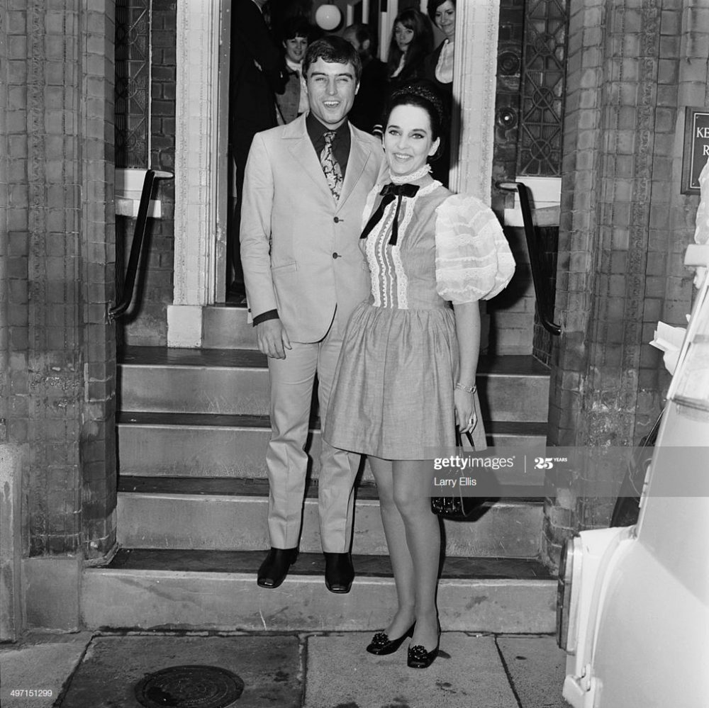 Ian McShane và người vợ Ruth Poth tại đám cưới của họ vào năm 1968
