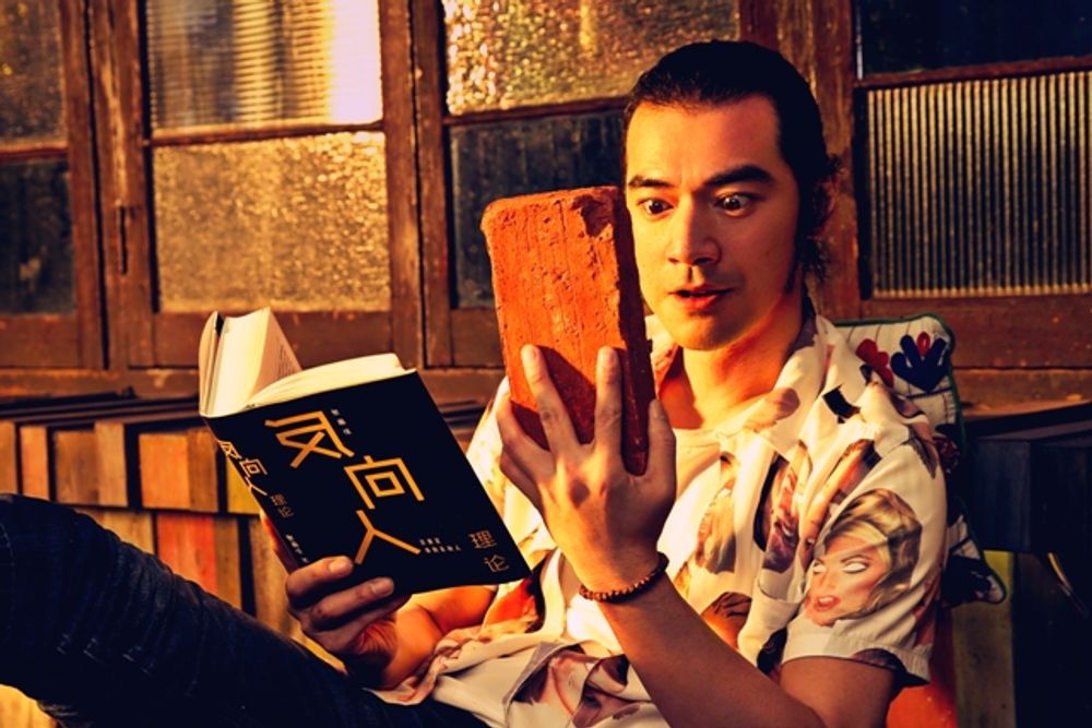 Kim Thành Vũ: Người nghệ sĩ với đôi mắt đẫm u sầu Tao hinh cua kim thanh vu trong phim nguoi lai do - Kim Thành Vũ: Người nghệ sĩ với đôi mắt đẫm u sầu