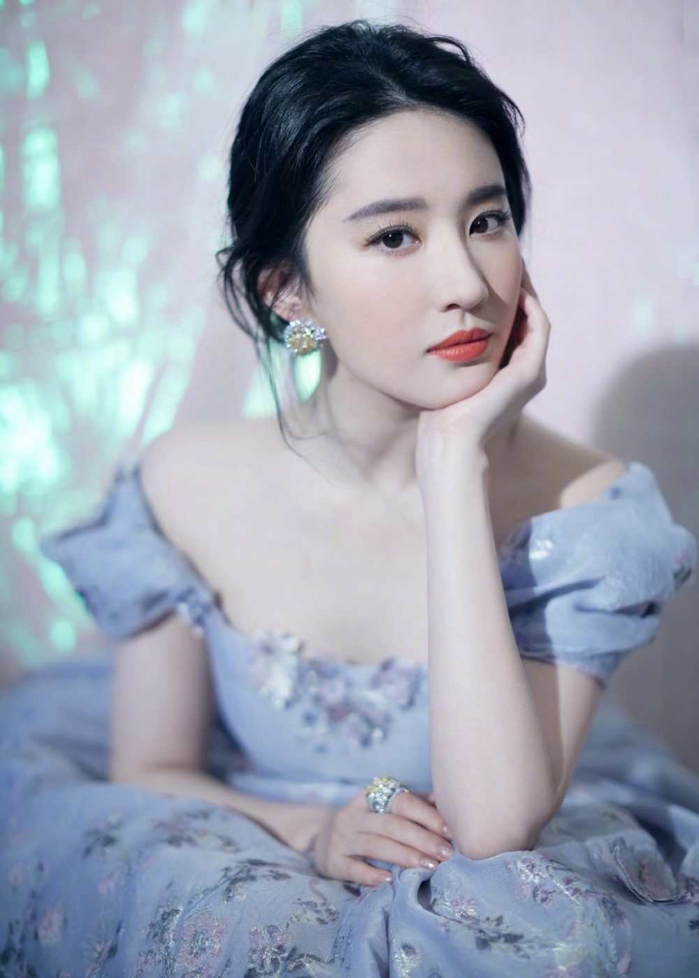 Hình ảnh của nữ diễn viên Lưu Diệc Phi