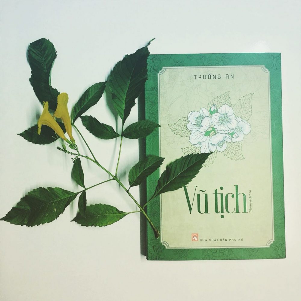 Vũ tịch: Tiếng mưa rơi đầy u tịch và não lòng của lịch sử Anh bia Vu tich 1 e1596507158954 - Vũ tịch: Tiếng mưa rơi đầy u tịch và não lòng của lịch sử