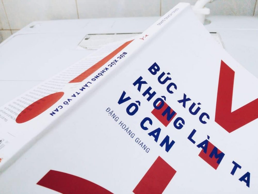 Bức xúc không làm ta vô can: Mồi lửa để kích thích tư duy phản biện bia sach buc xuc khong lam ta vo can e1597937029174 - Bức xúc không làm ta vô can: Mồi lửa để kích thích tư duy phản biện