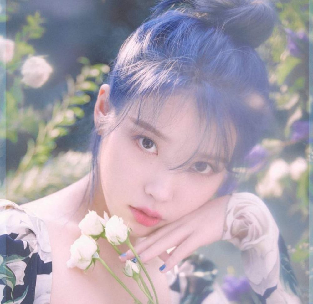 IU: Từ cơ cực thuở hàn vi cho đến danh hiệu “nữ hoàng nhạc số" iu blueming e1597120448414 - IU: Từ cơ cực thuở hàn vi cho đến danh hiệu “nữ hoàng nhạc số"
