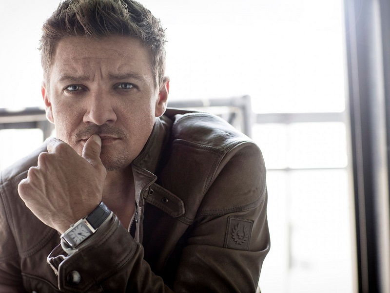 Nam diễn viên Jeremy Renner