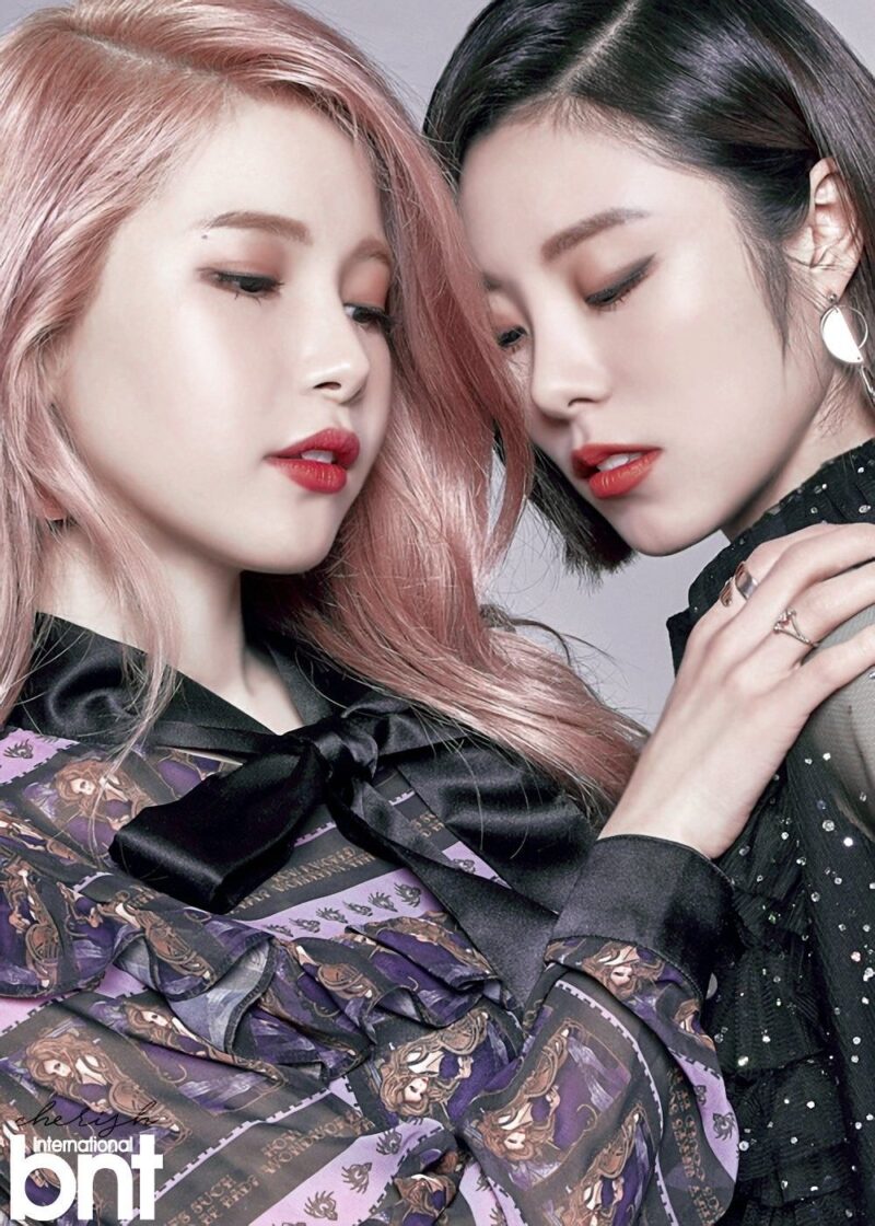 Wheein: Viên ngọc ẩn mình đầy triển vọng của Mamamoo wheein solar e1621217882509 - Wheein: Viên ngọc ẩn mình đầy triển vọng của Mamamoo