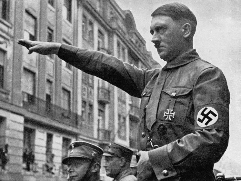 Nửa kia của Hitler: Khi số phận là sự lựa chọn Anh minh hoa Adolf Hitler e1599727995480 - Nửa kia của Hitler: Khi số phận là sự lựa chọn