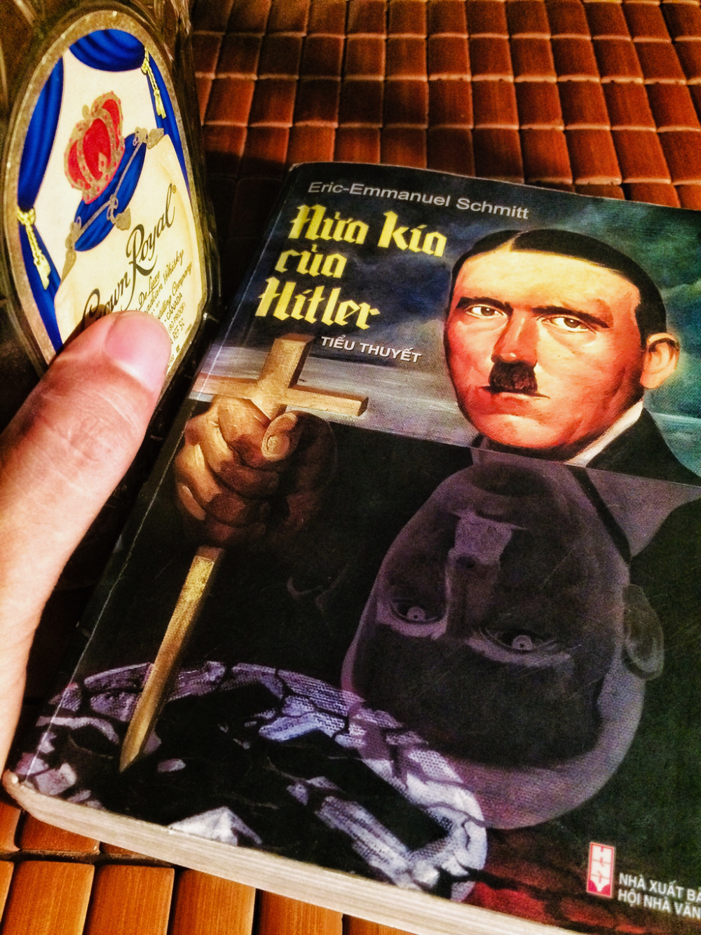 Nửa kia của Hitler: Khi số phận là sự lựa chọn Nua kia cua Hitler sach e1599729284331 - Nửa kia của Hitler: Khi số phận là sự lựa chọn