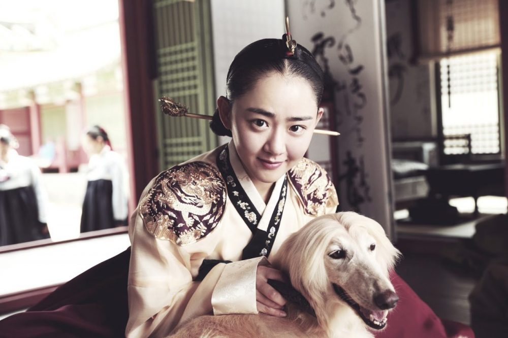 Moon Geun Young: "Em gái quốc dân" tài năng của làng giải trí Hàn Quốc tao hinh cua moon geun young trong bo phim bi kich trieu dai e1601145846768 - Moon Geun Young: "Em gái quốc dân" tài năng của làng giải trí Hàn Quốc