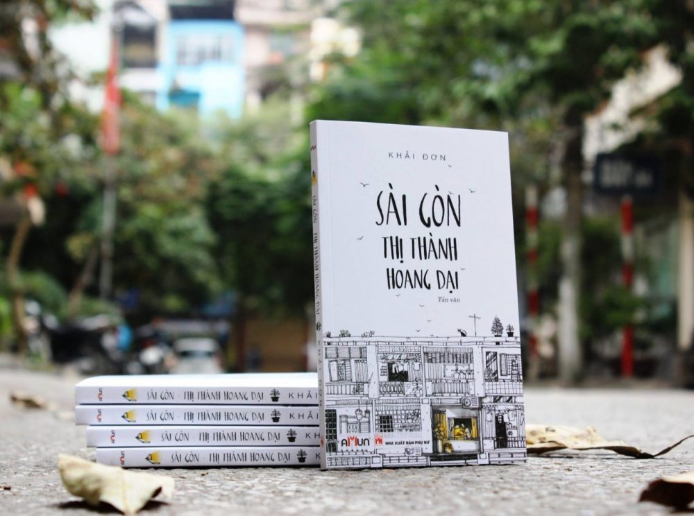 Sài Gòn thị thành hoang dại: Khi tình cảm rực rỡ hơn ánh đèn hoa lệ Sach Sai gon thi thanh hoang dai e1603952836590 - Sài Gòn thị thành hoang dại: Khi tình cảm rực rỡ hơn ánh đèn hoa lệ