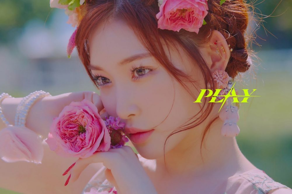 Chung Ha: Nữ hoàng solo toàn tài thế hệ mới của Hàn Quốc chung ha play e1603899731993 - Chung Ha: Nữ hoàng solo toàn tài thế hệ mới của Hàn Quốc