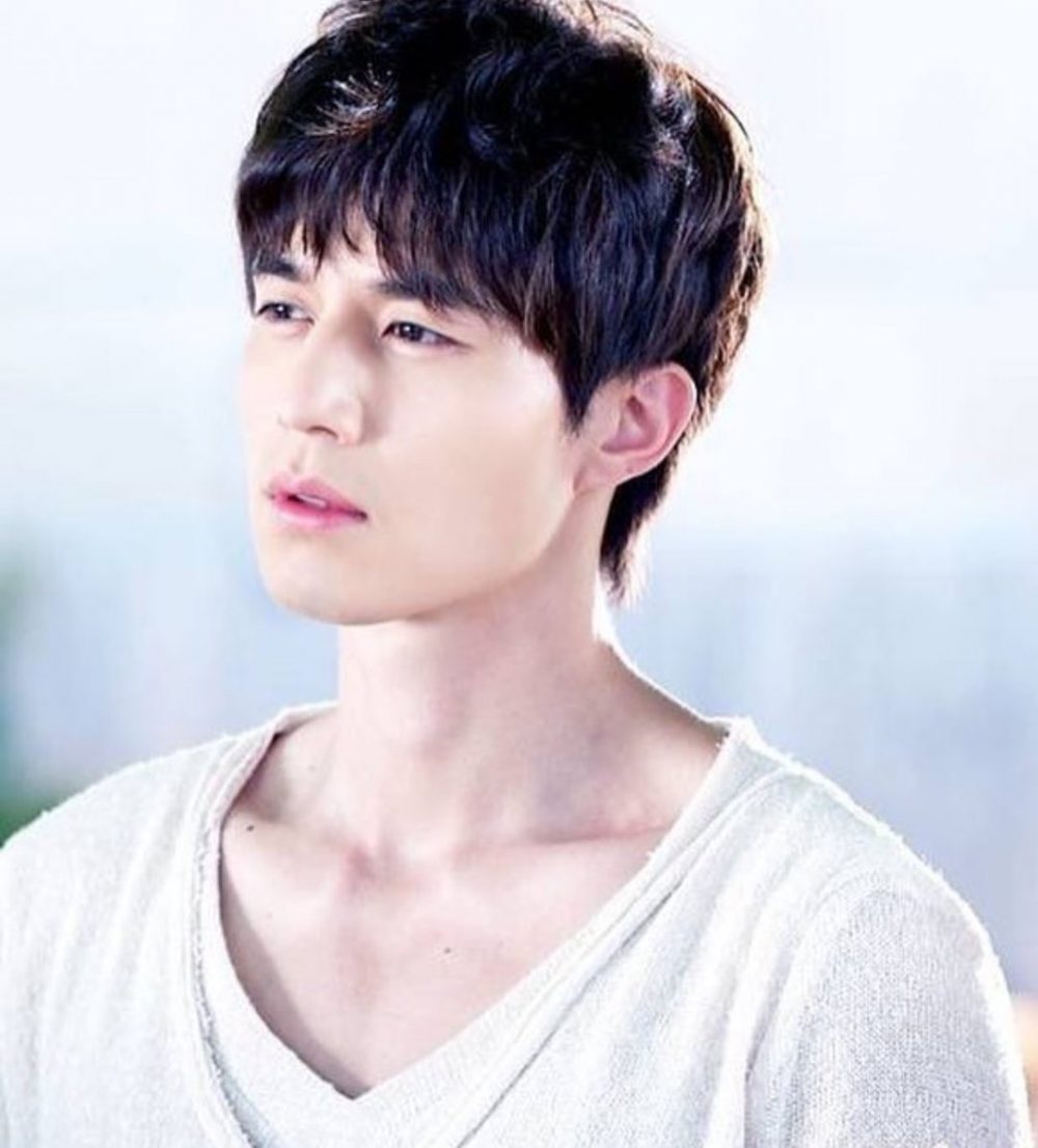 Lee Dong Wook: Cực phẩm ''trẻ mãi không già" của màn ảnh xứ Kim Chi nam dien vien boc lo tai nang cua minh tu rat som e1603819922682 - Lee Dong Wook: Cực phẩm ''trẻ mãi không già" của màn ảnh xứ Kim Chi