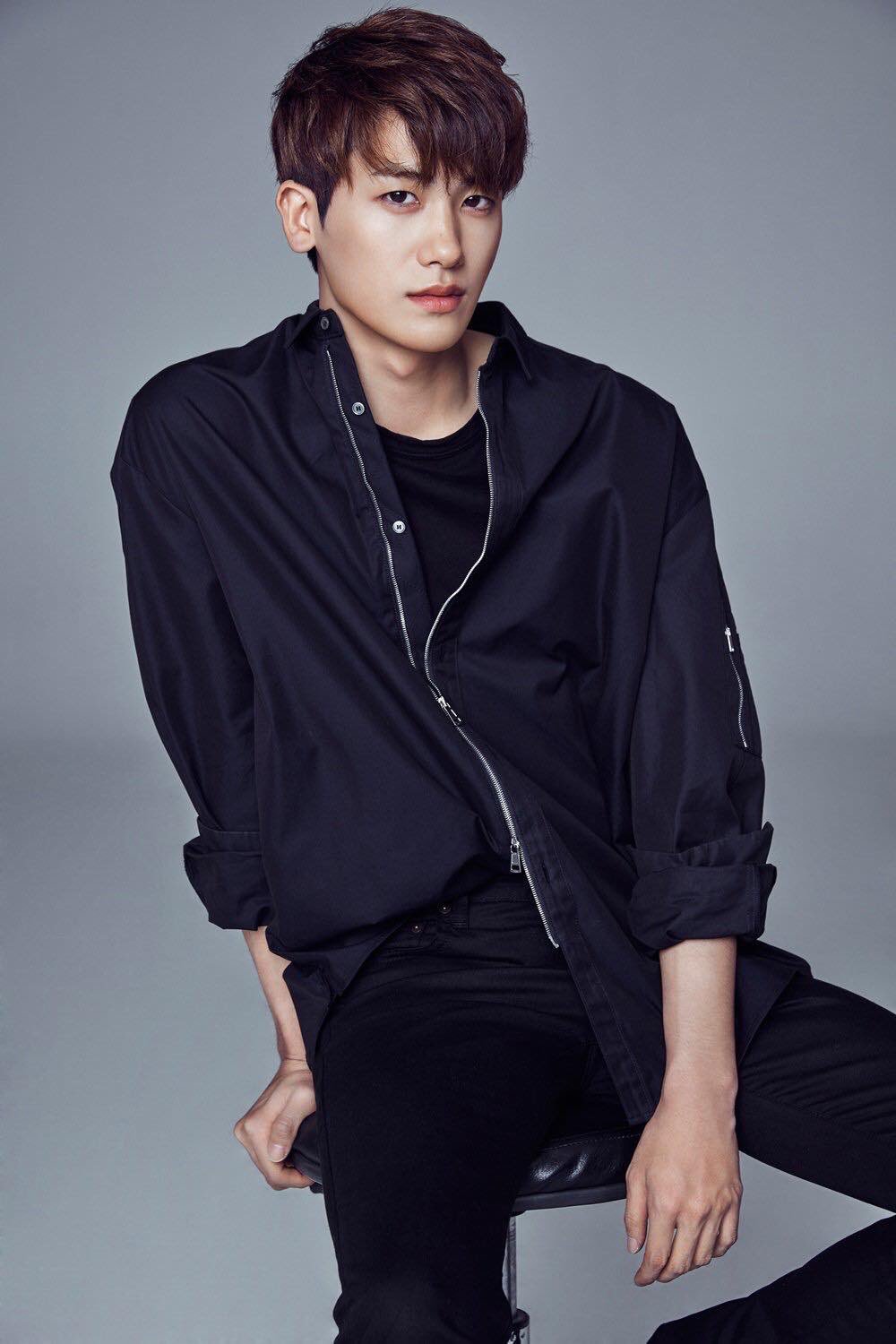 Vị trí của Park Hyung Sik trên ảnh tạp chí