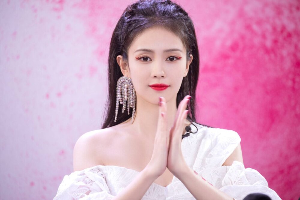 Bạch Lộc: Khi tài năng phá vỡ định kiến về "hotgirl" mạng xã hội hinh anh cua nu dien vien bach loc e1606724958484 - Bạch Lộc: Khi tài năng phá vỡ định kiến về "hotgirl" mạng xã hội