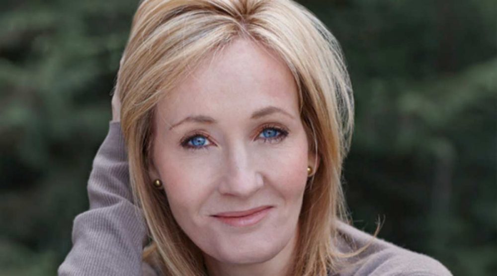 J.K.Rowling và câu thần chú chạm đến vương miện tỷ phú j.k.rowling ly di chong sau mot nam e1605190271167 - J.K.Rowling và câu thần chú chạm đến vương miện tỷ phú