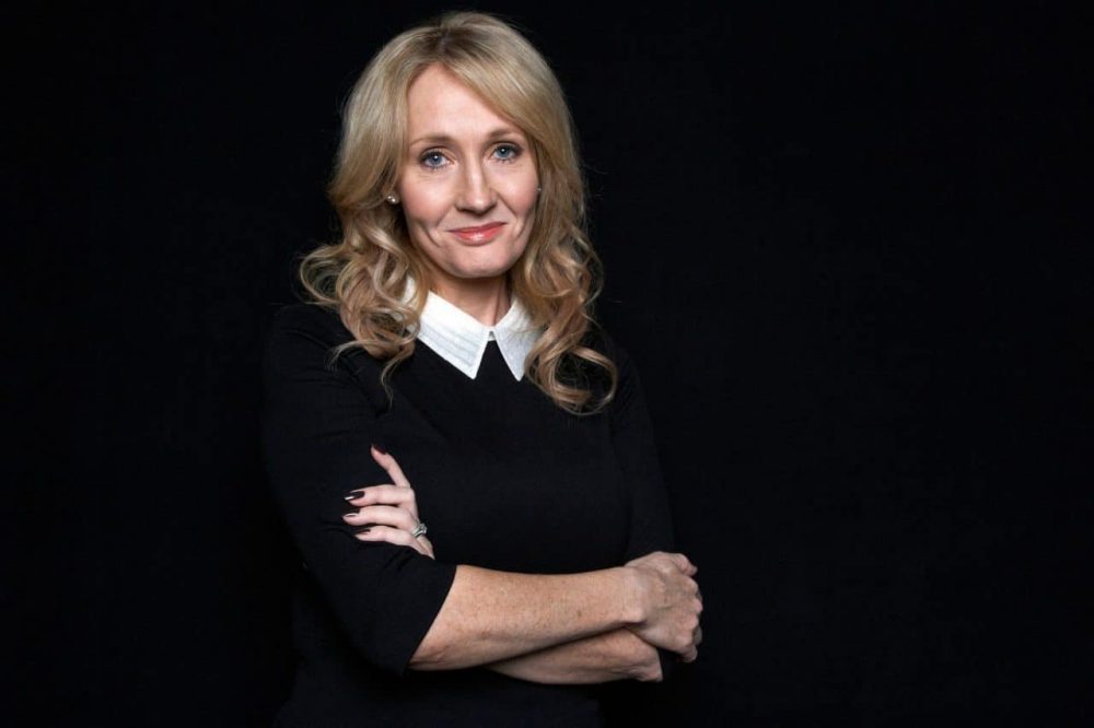 J.K.Rowling và câu thần chú chạm đến vương miện tỷ phú nha van phai chiu nhung khinh thuong tu khi con be e1605189879882 - J.K.Rowling và câu thần chú chạm đến vương miện tỷ phú