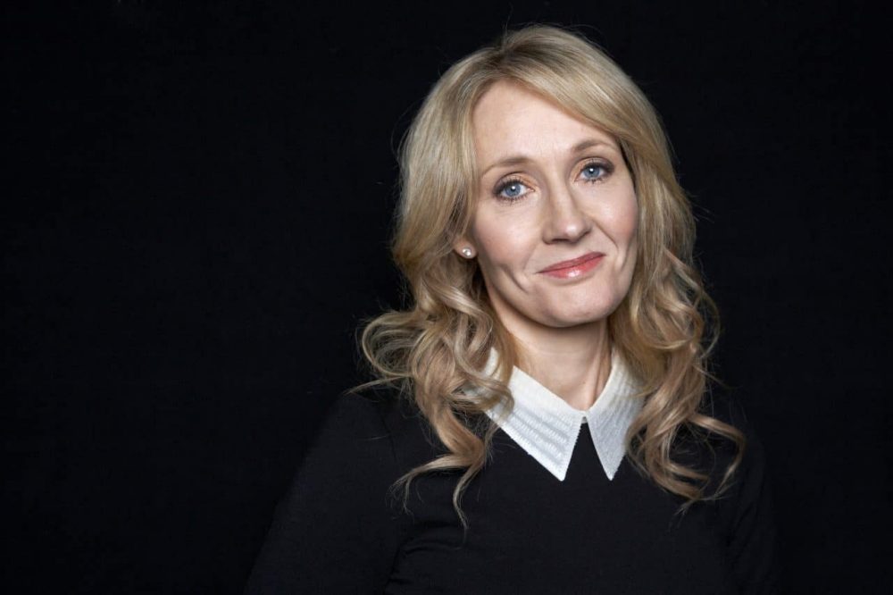J.K.Rowling và câu thần chú chạm đến vương miện tỷ phú phep thuat duoc ho bien tu su no luc e1605191049372 - J.K.Rowling và câu thần chú chạm đến vương miện tỷ phú