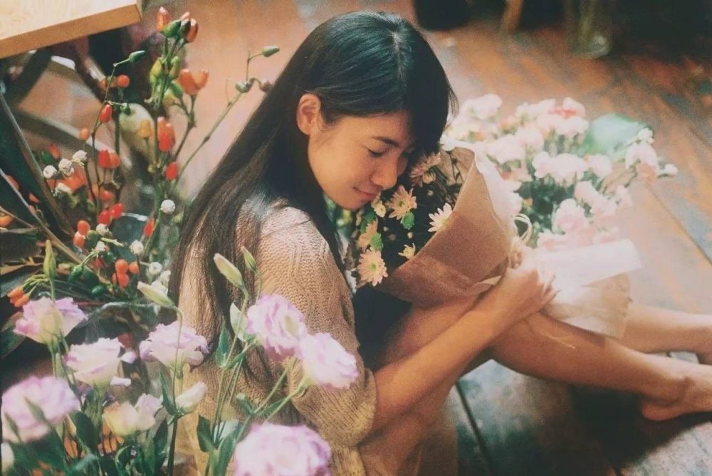 Bát Nguyệt Trường An vẽ tuổi trẻ qua từng trang giấy truong an dung giong van lac quan va vui ve de viet noi kho 1 e1605153491622 - Bát Nguyệt Trường An vẽ tuổi trẻ qua từng trang giấy