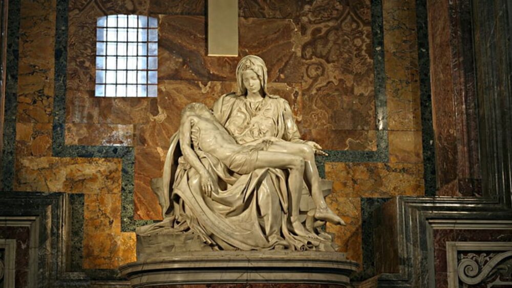 Bức tượng "Đức Mẹ sầu bi" của Michelangelo