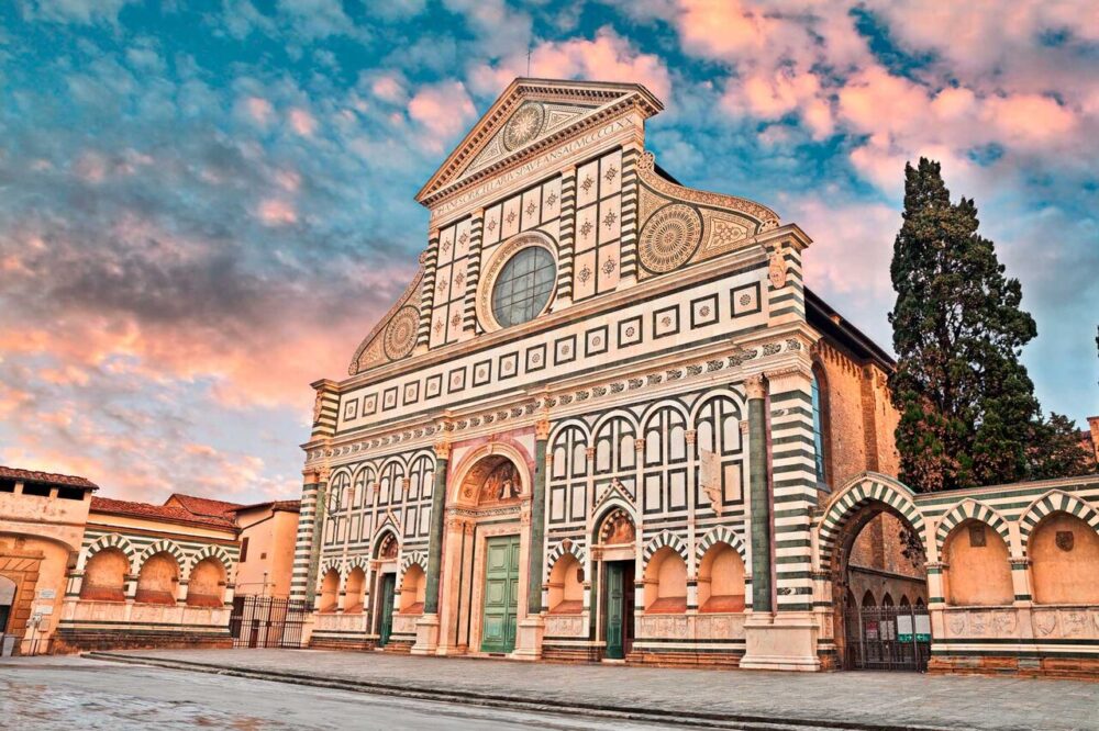 Ga xe lửa Santa Maria Novella với lối kiến trúc đương đại ở Florence