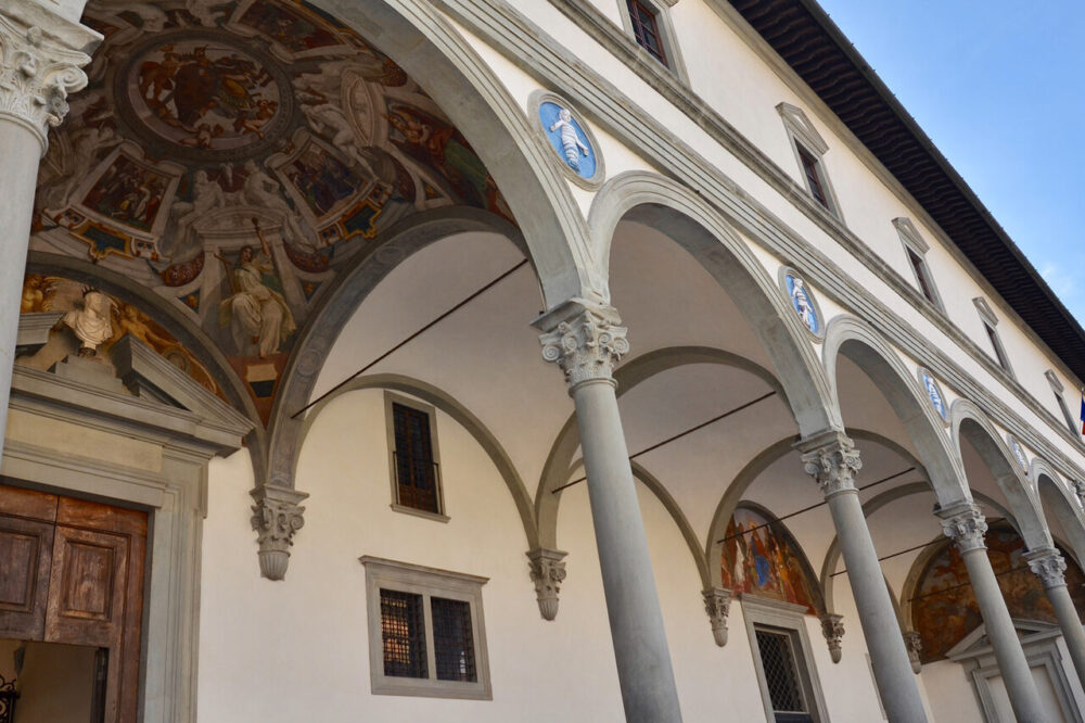 Tòa nhà cổ Ospedale degli Innocenti ở Florence