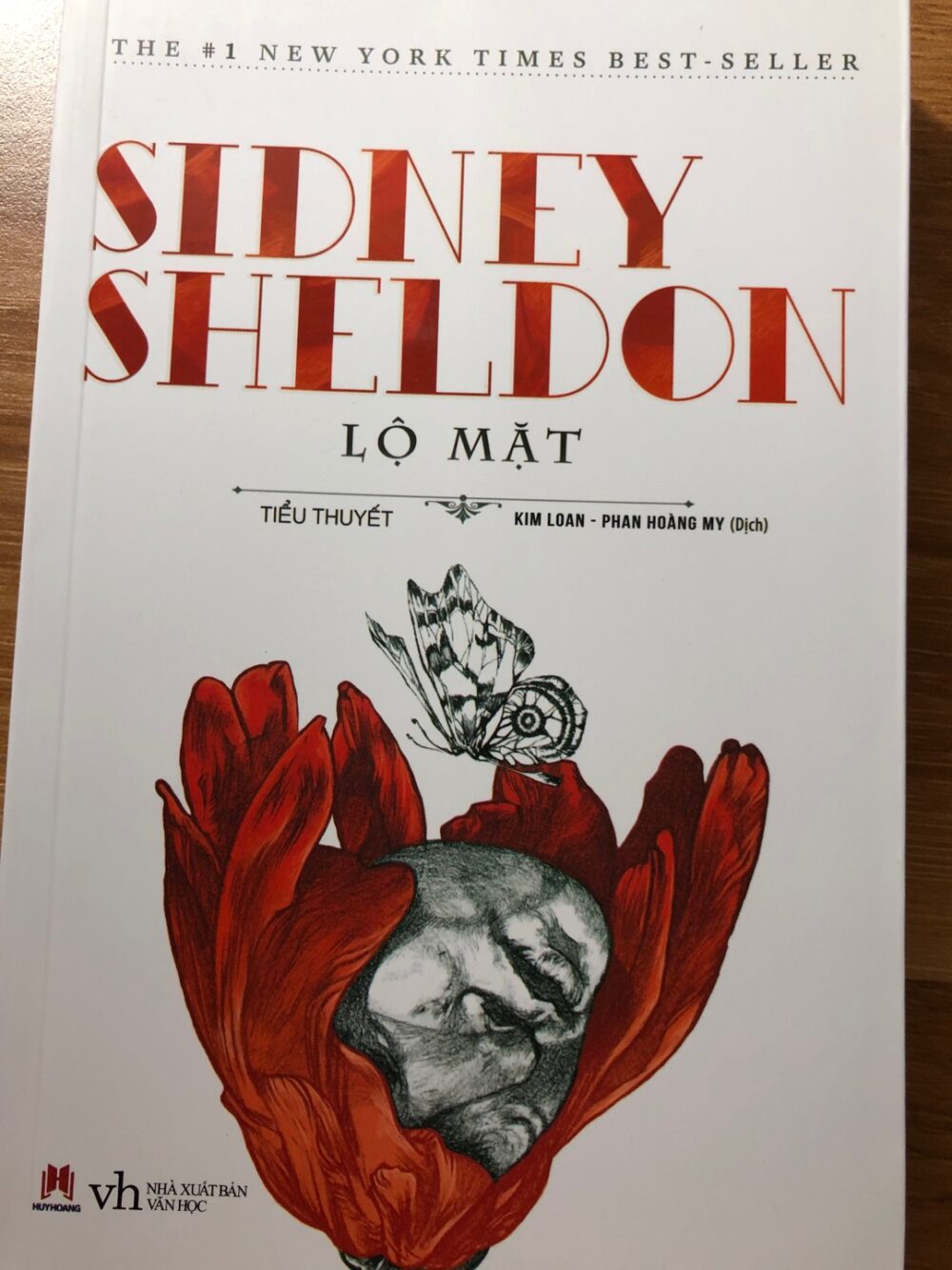 Lộ mặt: Hành trình tìm ra bản ngã của đời người bac si judd stevens bi nghi ngo e1609422298384 - Lộ mặt: Hành trình tìm ra bản ngã của đời người