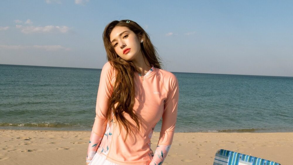 Somi: “Bông hồng lai” đầy tiềm năng của làng âm nhạc Hàn Quốc somi roi jyp entertainment e1606813806122 - Somi: “Bông hồng lai” đầy tiềm năng của làng âm nhạc Hàn Quốc