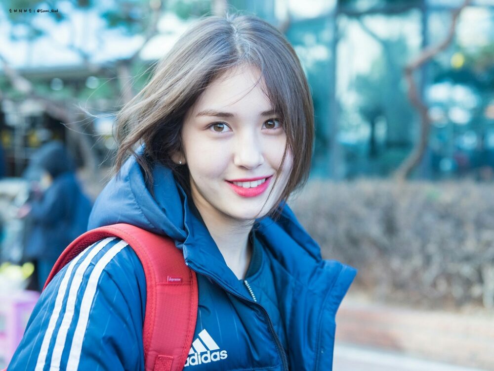 Somi: “Bông hồng lai” đầy tiềm năng của làng âm nhạc Hàn Quốc somi thoi di hoc e1606811847154 - Somi: “Bông hồng lai” đầy tiềm năng của làng âm nhạc Hàn Quốc