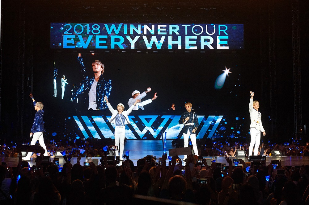 Chuyến lưu diễn Everywhere World Tour kết thúc chặng đầu tiên