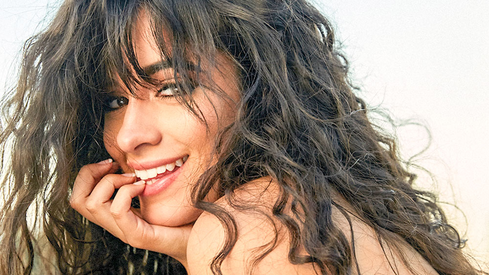 camila cabello rang ro - Camila Cabello: Nàng công chúa vươn mình và tỏa sáng