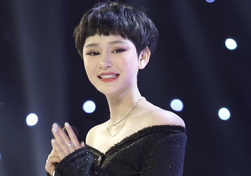 Hiền Hồ gây ấn tượng bởi những ca khúc tình yêu đầy buồn thương