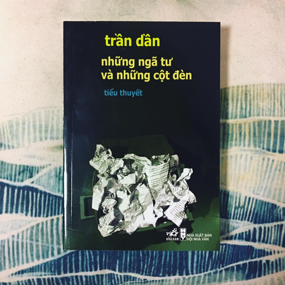những ngã tư và những cột đèn, Những ngã tư và những cột đèn: Điệu tango của ngôn từ