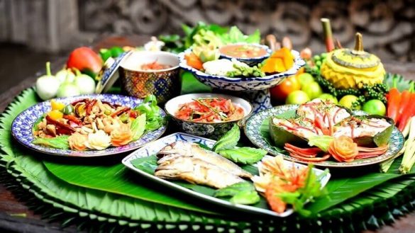 am thuc thai lan hinh anh 1 585x329 - Ẩm thực Thái Lan và sức hấp dẫn riêng biệt