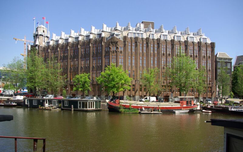 Amsterdam: Vùng đất của tự do và đa dạng văn hóa amsterdam hinh anh 34 scaled e1621009044954 - Amsterdam: Vùng đất của tự do và đa dạng văn hóa